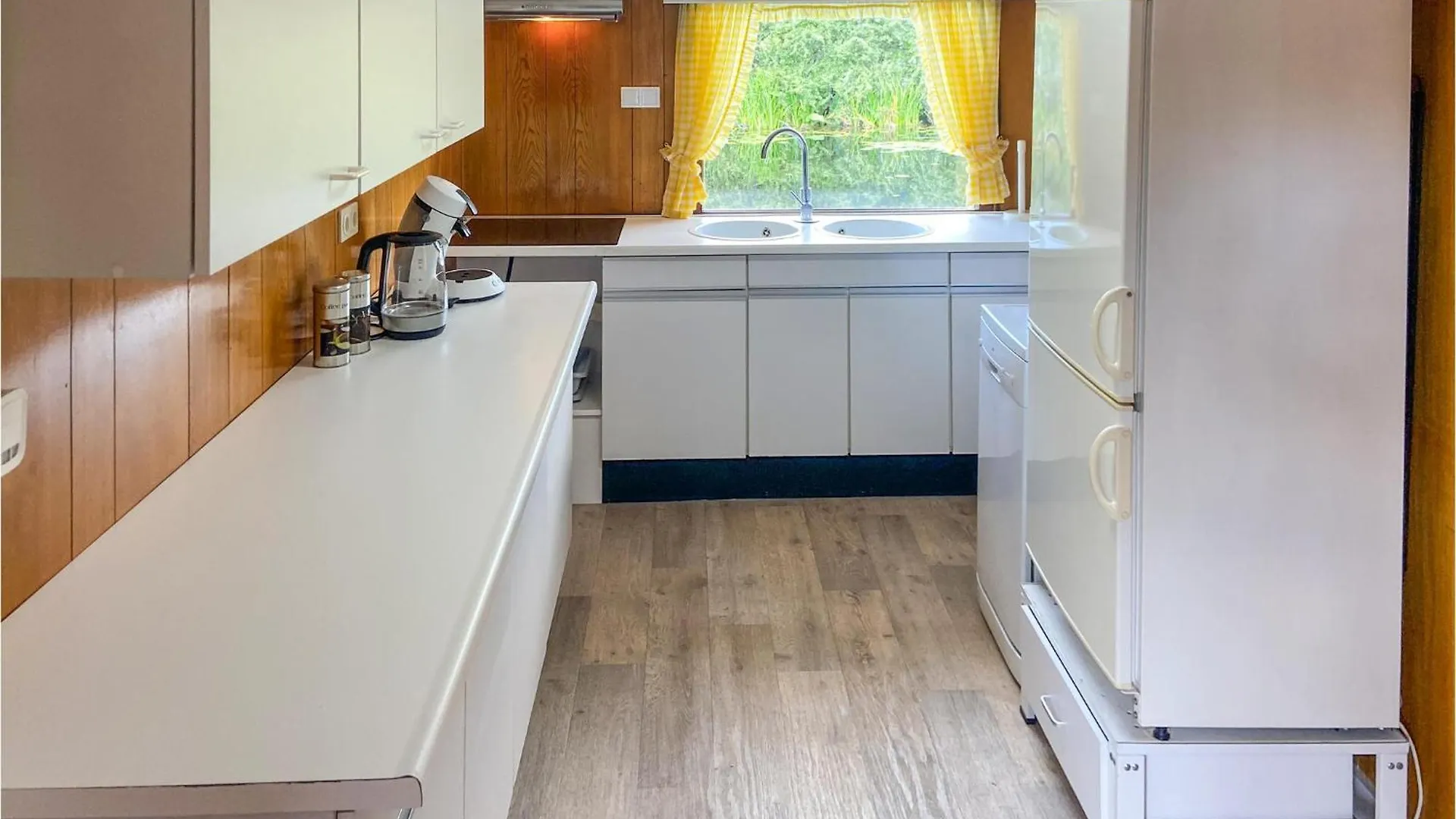 Beautiful Ship-Boat In Rotterdam With Wifi And 2 Bedrooms