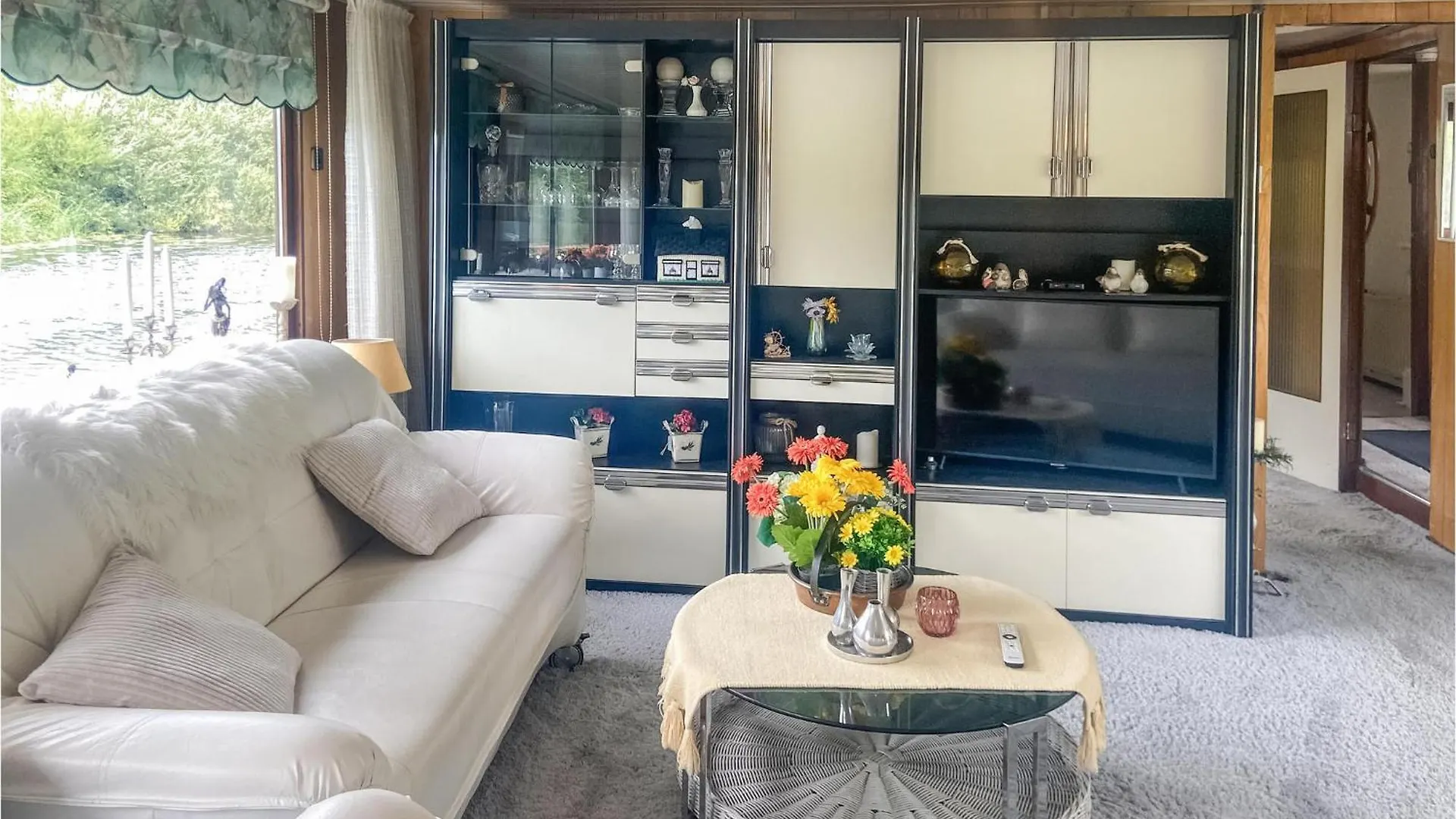 Botel Beautiful Ship-Boat In Rotterdam With Wifi And 2 Bedrooms