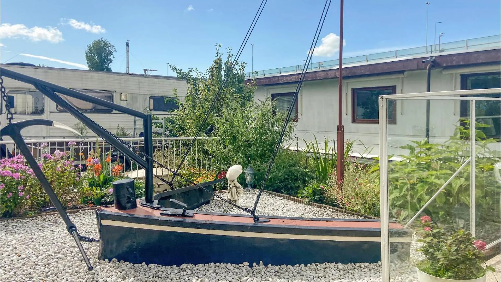 Beautiful Ship-Boat In Rotterdam With Wifi And 2 Bedrooms Netherlands